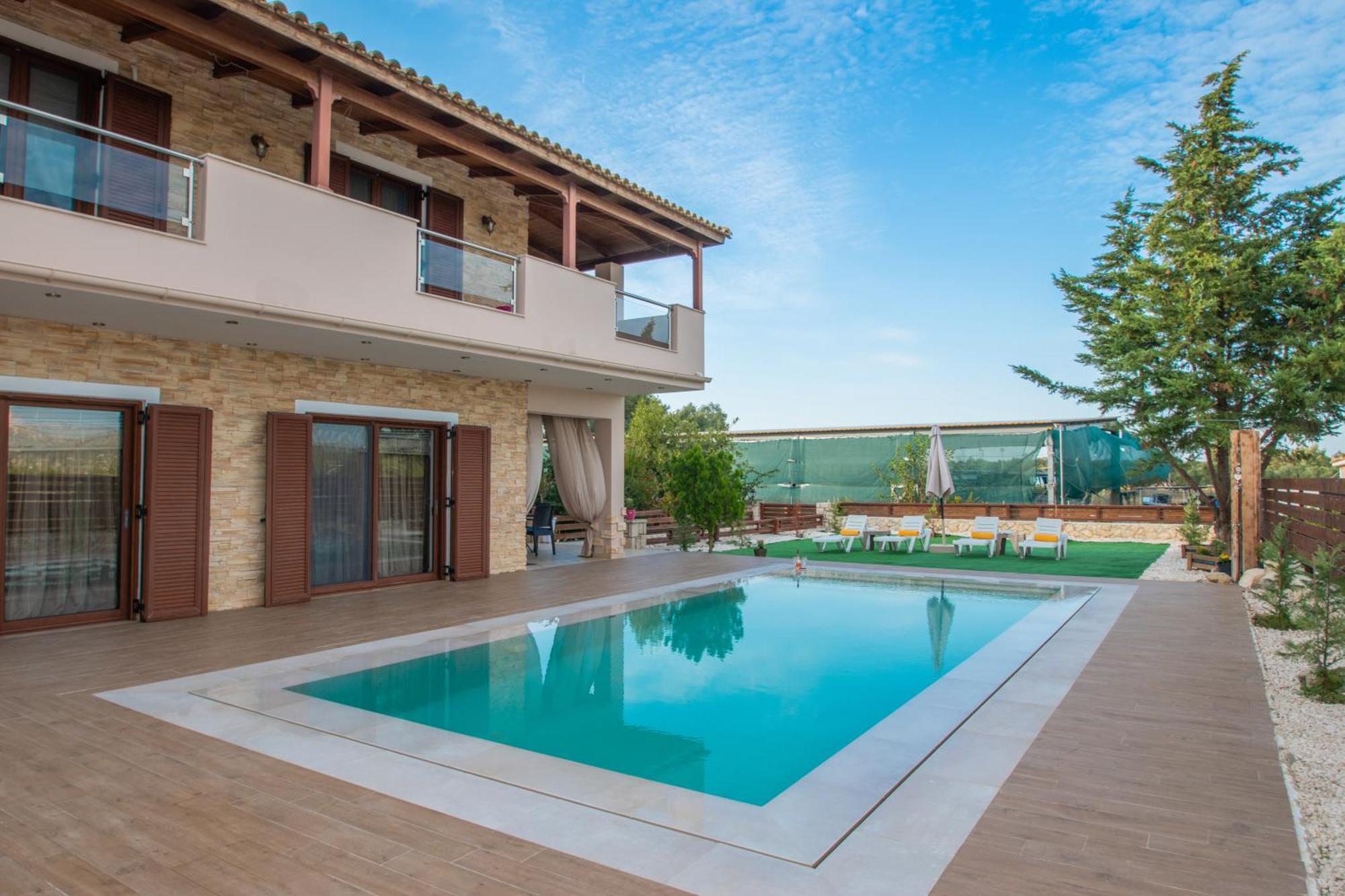 Villa Peroulis Laganas