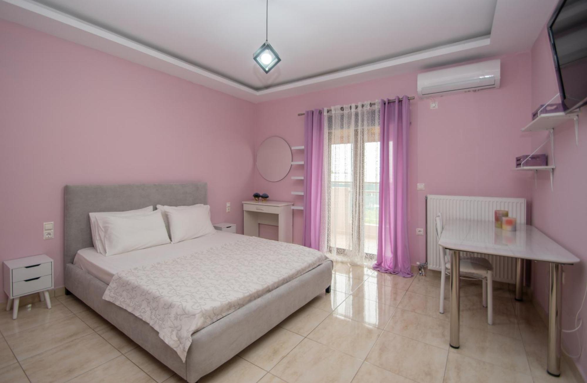 Peroulis Villa *